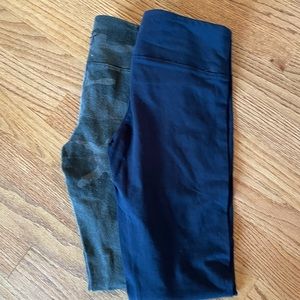 Atritzia TNA legging, size XS, navy and gray camo